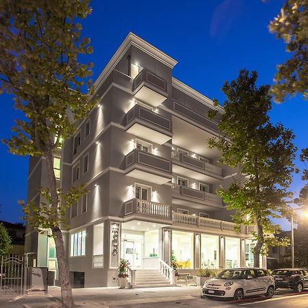 Hotel Star Cesenatico Esterno foto