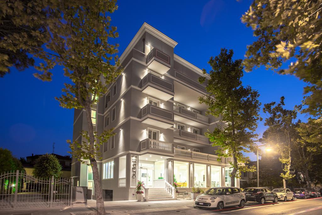 Hotel Star Cesenatico Esterno foto